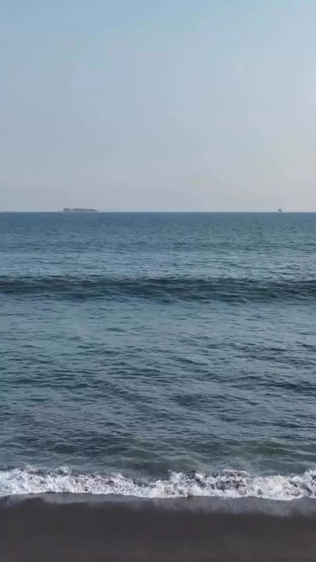 This Earth Day, we’re taking a page from Suzuki Ultimate Team member, Rob Arrington. While in Guatemala, he and his crew stopped for lunch on a beach, only to find it covered in trash. Before they ate, they cleaned the entire area. 
🌎💪
We challenge you to do the same. Step outside, make a difference, and help protect our planet for future generations. 

#cleanoceanproject #earthday